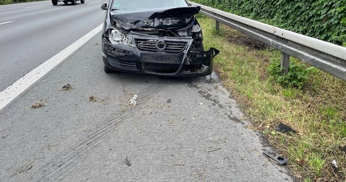 Betrunken auf der A2 in die Leitplanke