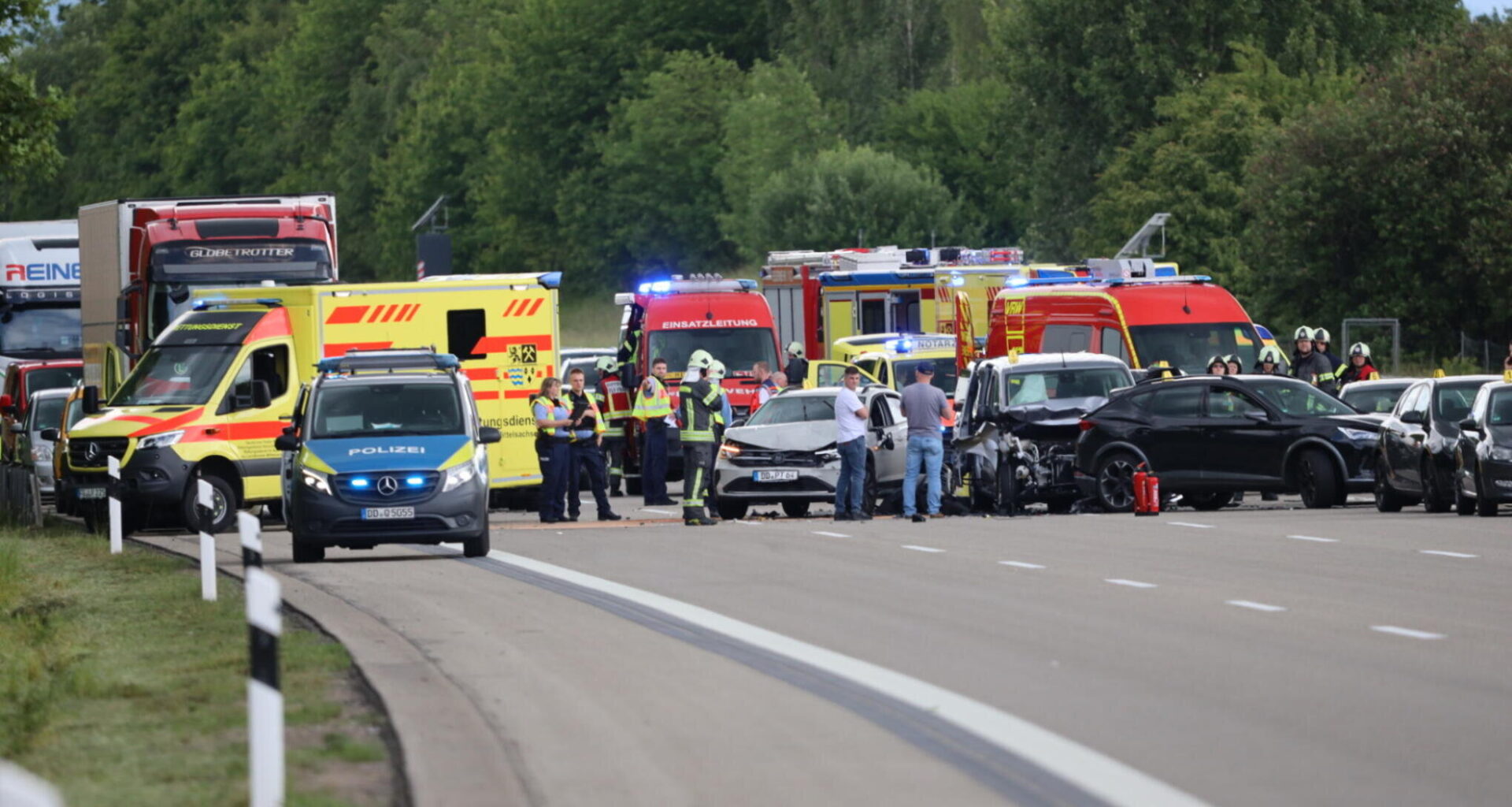 Mehrere Verletzte bei Unfall auf der A 4 bei Frankenberg