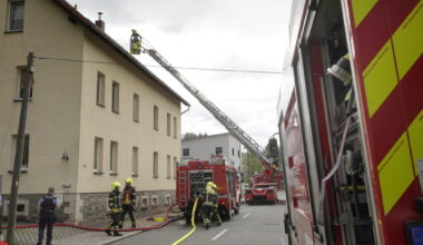 Carport-Brand legt Erfenschlager Straße lahm