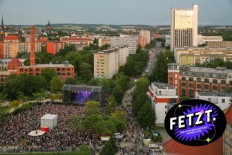 Programm, Lageplan, Line up: In diesem Liveblog gibt es alle Informationen zum Kosmos Chemnitz 2025. Die Redakteurinnen des „fetzt.“-Newsletters, unserem wöchentlichen Kulturhauptstadt-Update, tickern am Kosmos-Wochenende vom Festival in der Kulturhauptstadt.