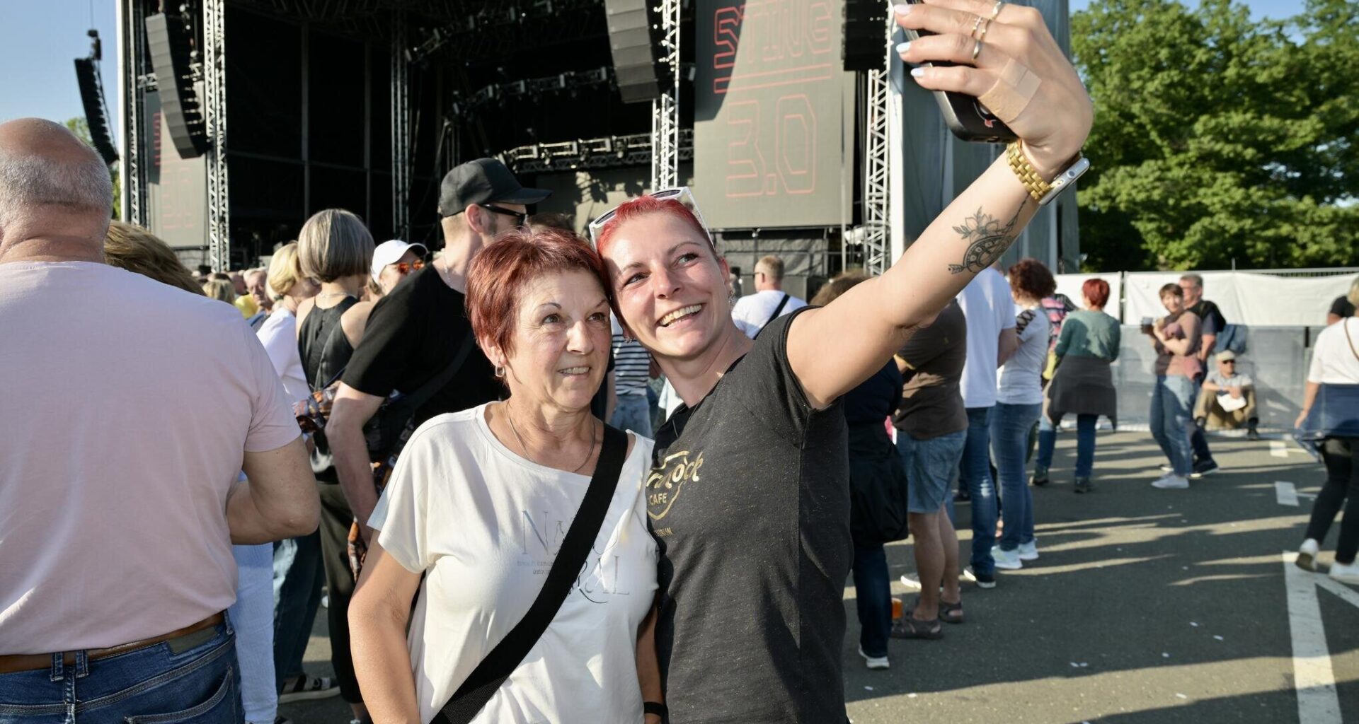 11.000 Menschen auf dem Platz der Völkerfreundschaft