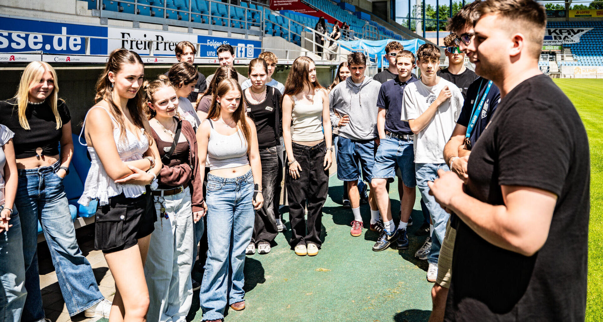 Frankenberger Gymnasiasten lernen im Chemnitzer Fußballstadion