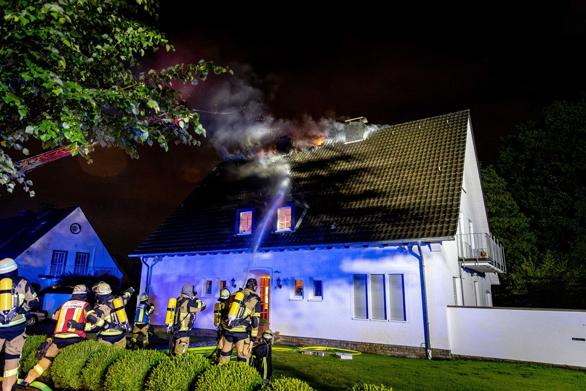 Unwetter in NRW: Stromausfälle ++ Feuer in Essen ++ Konzert-Abbruch