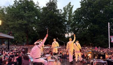"Kraftklub" im Osten: Überraschungskonzert! Fans sind baff
