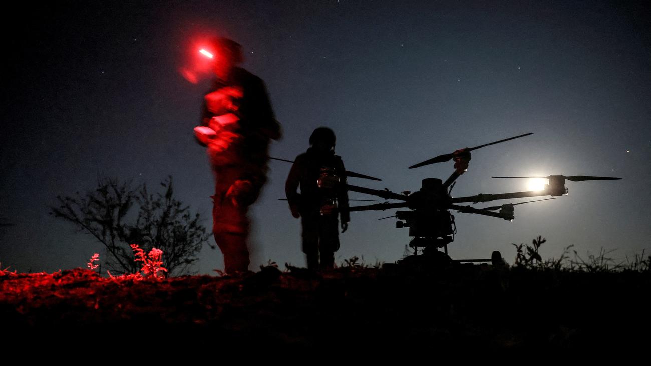 Angriff auf Militärstützpunkte: Wie die Ukraine russische Flugzeuge tief im Landesinneren zerstörte