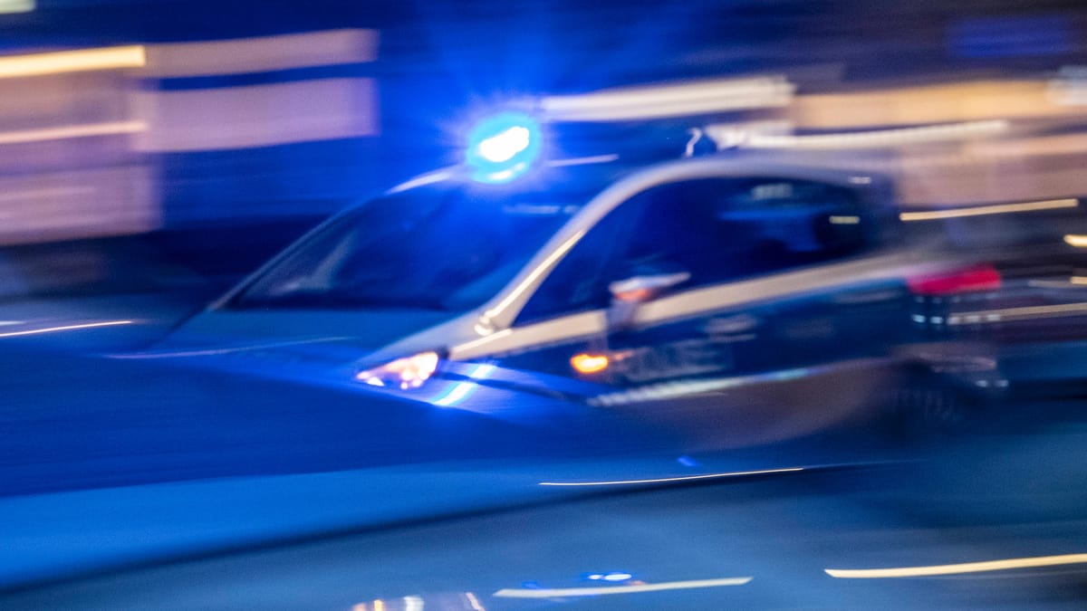 19-Jährige nach Angriff außer Lebensgefahr – Täter weiter flüchtig