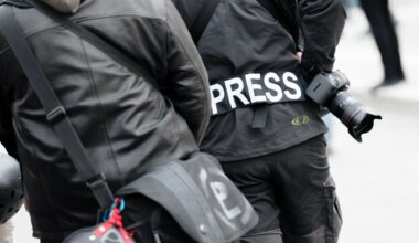 Polizeigewalt – Berlin: Presse von Polizei verletzt