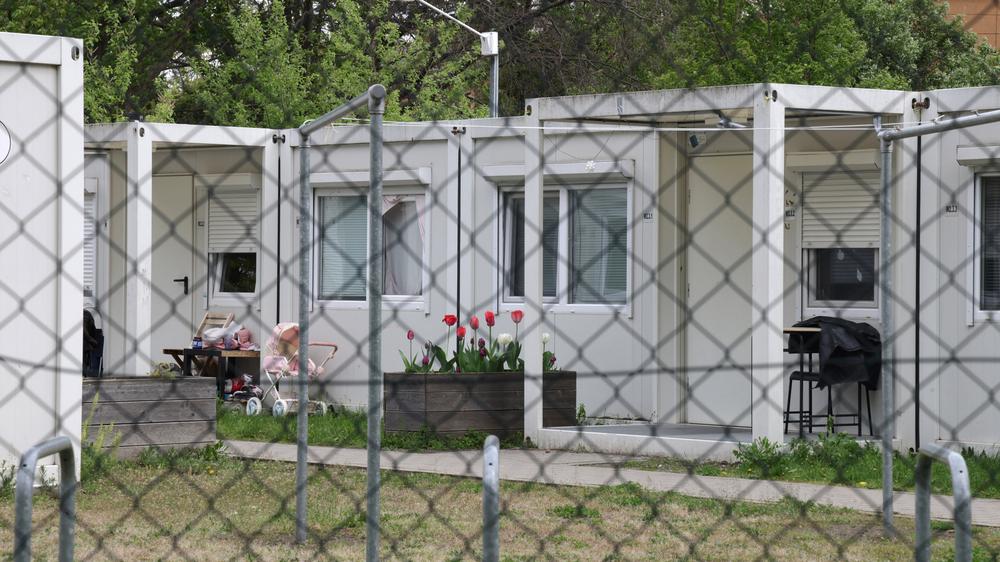 Asylpolitik: Eine Flüchtlingsunterkunft in Berlin-Kreuzberg: Die Zahl der Erstanträge auf Asyl sind in Deutschland im Mai auf unter 8.000 gefallen.