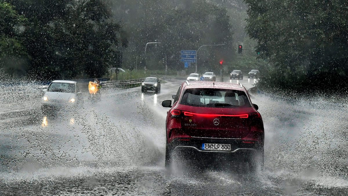 Gewitter- und Regenfront droht an Pfingsten