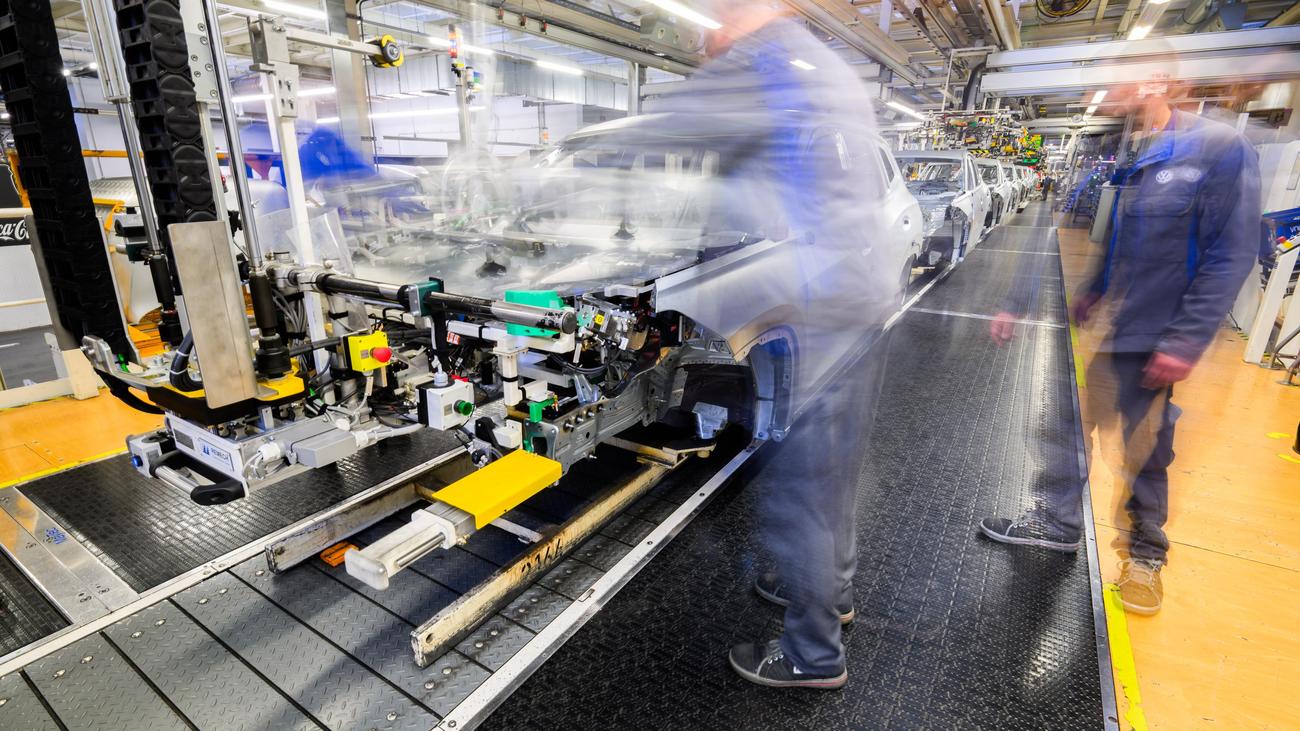 Volkswagen: 20.000 Beschäftigte stimmen vorzeitigem Arbeitsaustritt bei VW zu