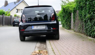 Partei jagt Falschparker in Laim – Ungewöhnliche Aktion