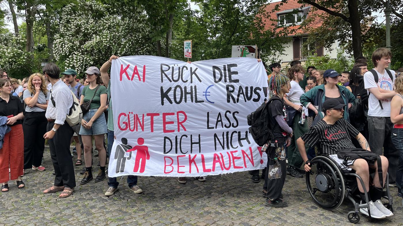 Studierende protestieren gegen Kürzungen an Berliner Hochschulen
