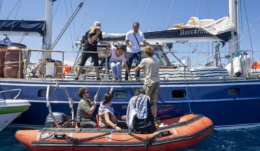 Nahost: Schiff mit Greta Thunberg an Bord rettet Migranten aus dem Mittelmeer