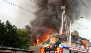 Großbrand zerstört alte Staatsoperette in Leuben