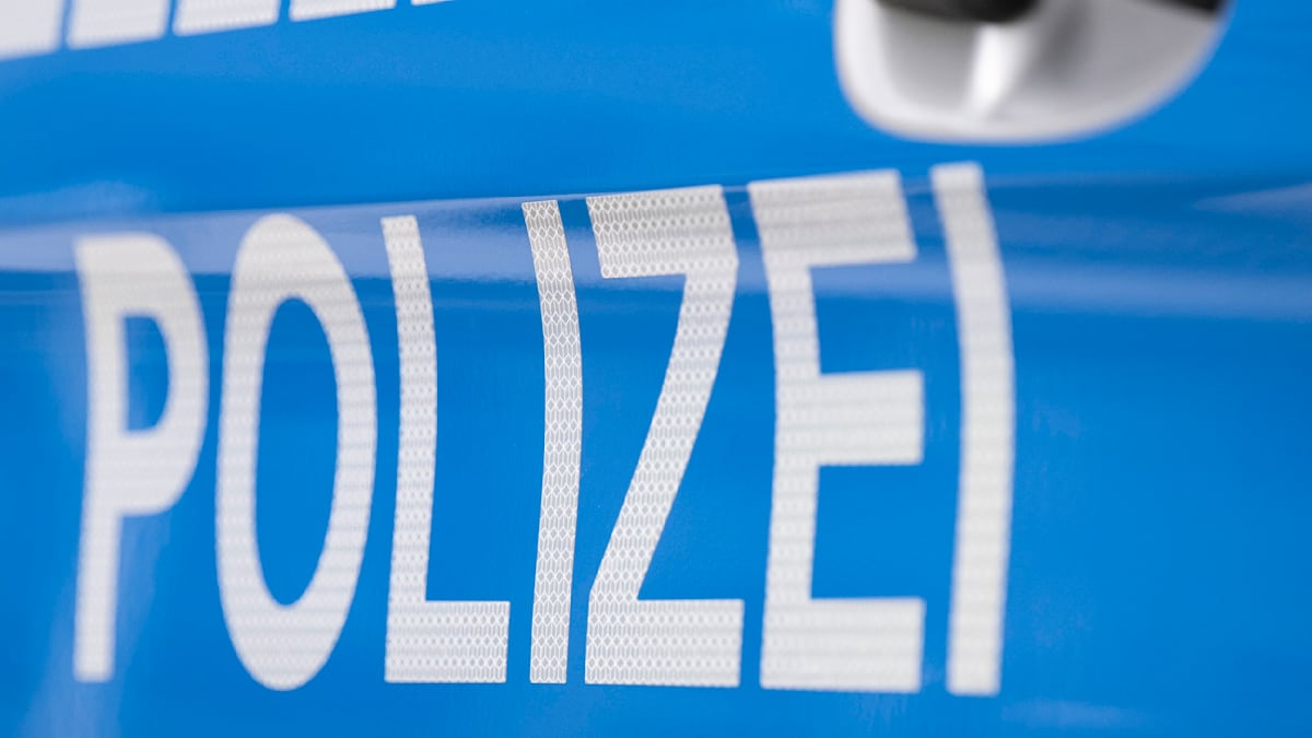 Polizei findet Projektile: Unbekannte schießen mit Kunststoffmunition auf Teilnehmer einer Fahrrad-Demonstration