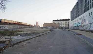 Die Baustelle der künftigen Auffahrt auf den 16. Bauabschnitts der Berliner Stadtautobahn A100 aus Sicht der B96a Am Treptower Park in Berlin-Treptow am 07.03.2025 (Quelle: rbb / Schneider).