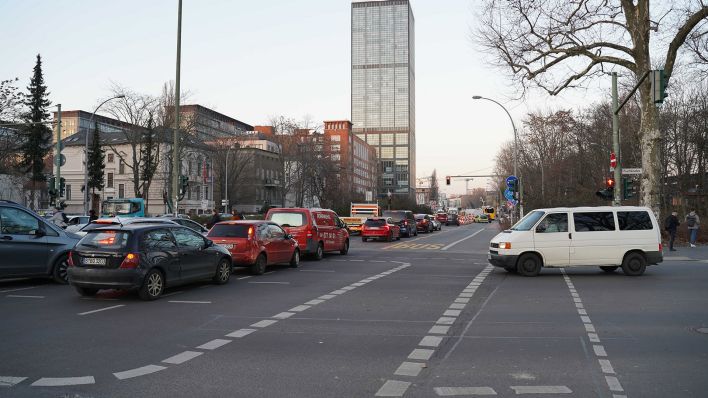 Stau am Treptower Park in Richtung Elsenbrücke in Berlin-Treptow am frühen Abend des 07.03.2025 (Quelle: rbb / Schneider).