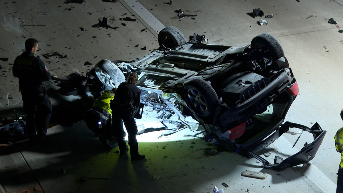 Unfall auf der A7 bei Hannover: Zwei Tote nach Fahrzeugbrand