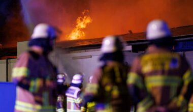 Brandserie bei Köln mit Schwerverletzten: Mordkommission ermittelt