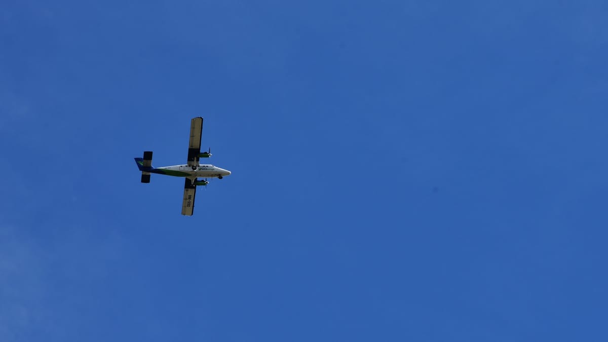US-Flugzeug mit 20 Menschen an Bord abgestürzt