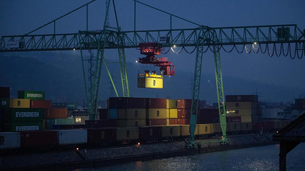 Ukraine-Krieg: Das Importvolumen russischer Güter nach Deutschland beträgt nur noch fünf Prozent des Vorkriegsniveaus.