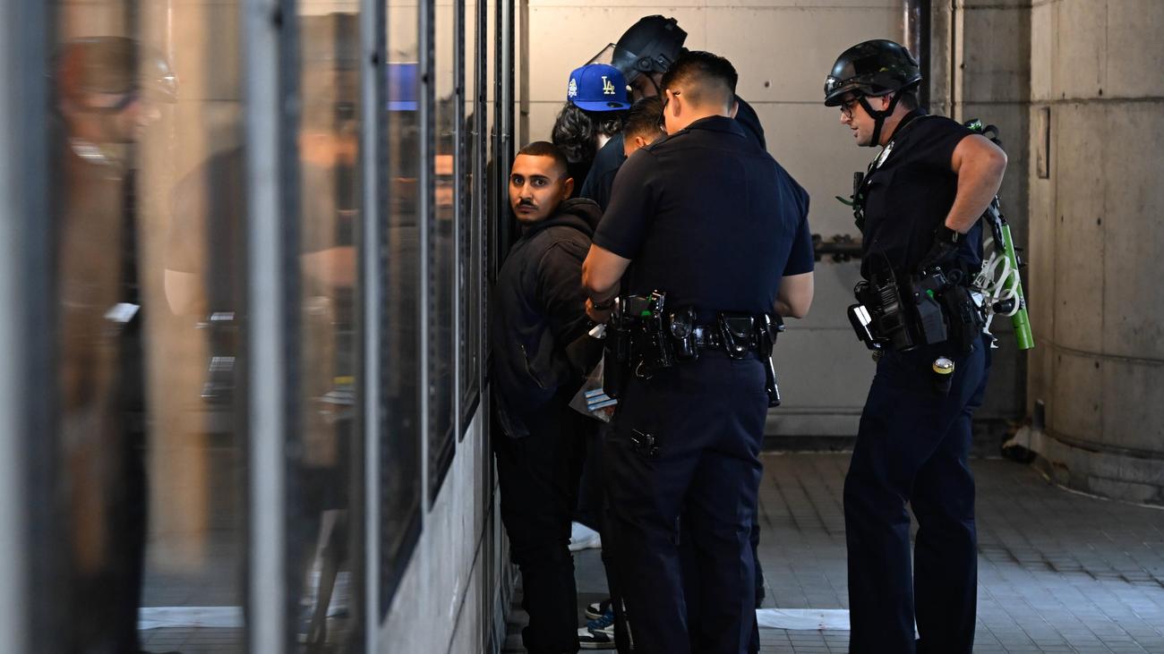 USA: Festnahmen in Los Angeles bei Protesten während Ausgangssperre