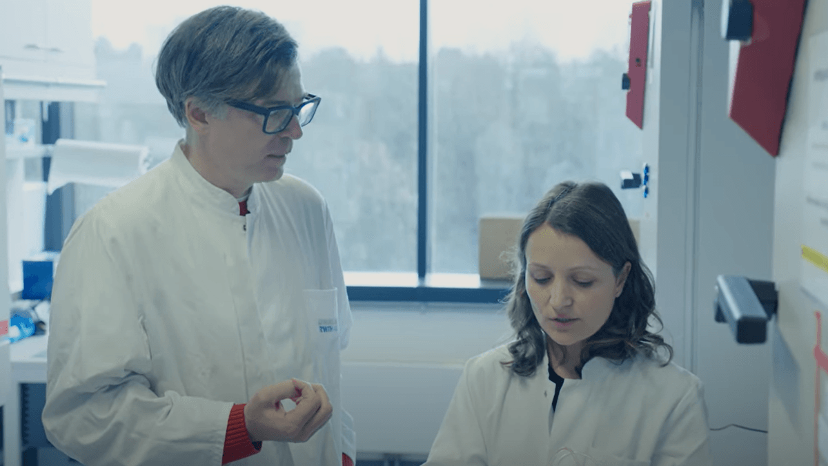 Forscherin züchtet menschliche Organe auf einem Chip
