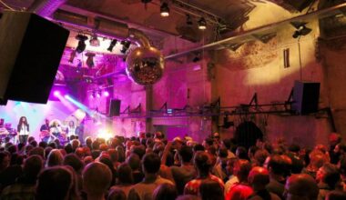 Archivbild: SchwuZ, Innenansicht von Dancefloor und Buehne. (Quelle: imago images/Kratsch)