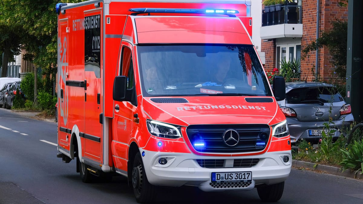 Fußgängerin wird bei Unfall in Derendorf von Auto erfasst