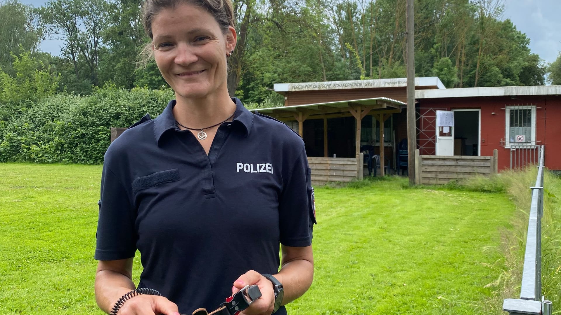 Sie ist die Ausbilderin für die Polizeihunde: Andrea Lindhorst.