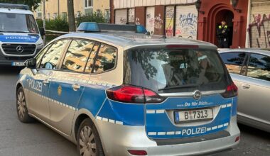 Mordkommission ermittelt nach Leichenfund in einer Arztpraxis in Berlin. (Archivbild)