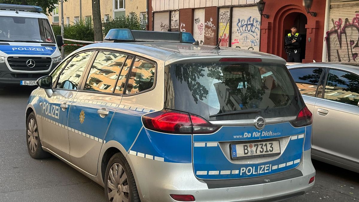 Mordkommission ermittelt nach Leichenfund in einer Arztpraxis in Berlin. (Archivbild)