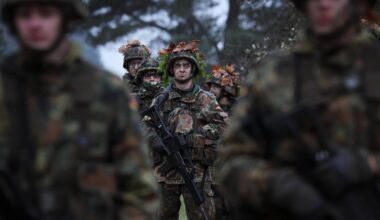 Bundeswehr: Jens Spahn fordert rasche Rückkehr zur Wehrpflicht