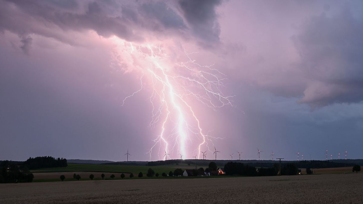 Auch heute kann es in Baden-Württemberg wieder gewittern. (Archivbild)