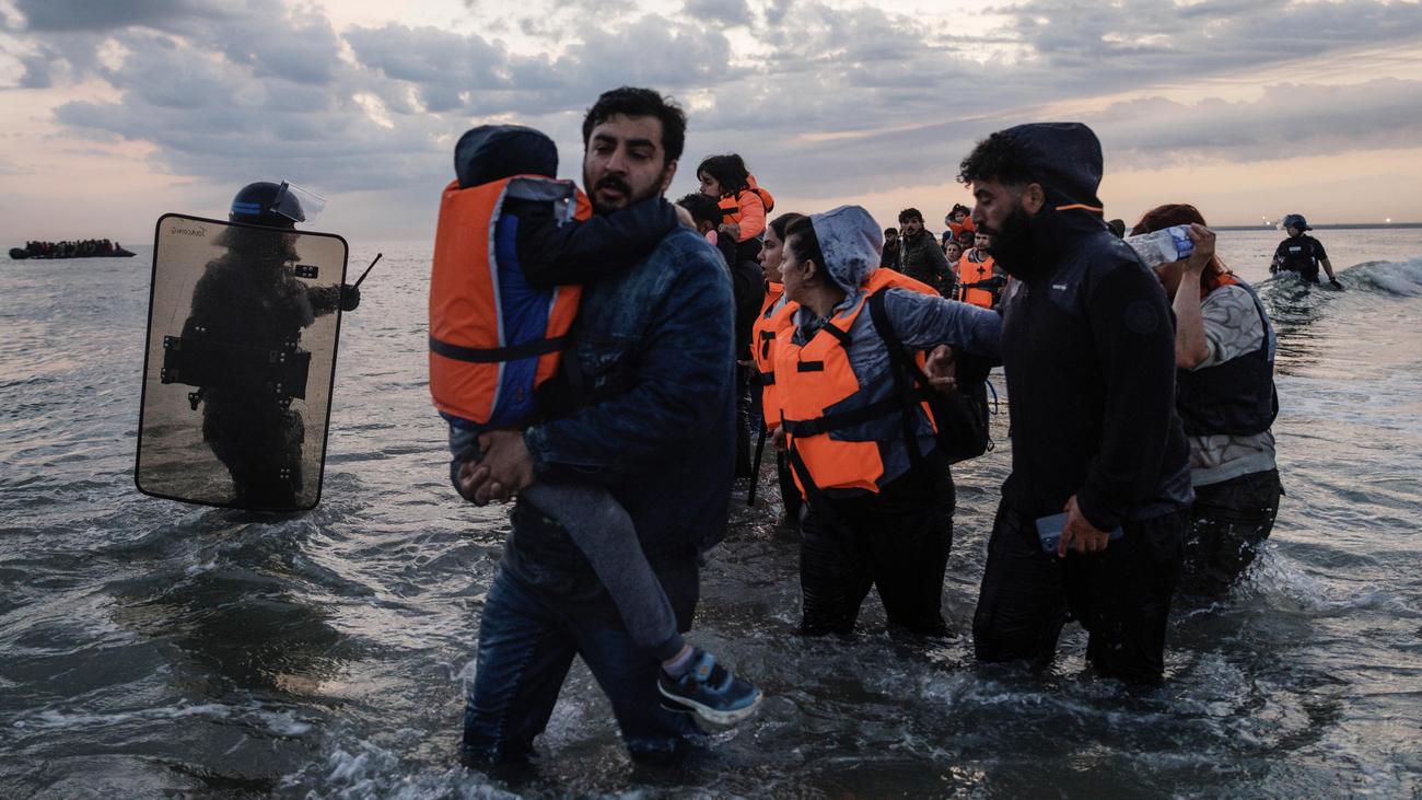 Migration: Fast 100 Migranten aus Ärmelkanal gerettet