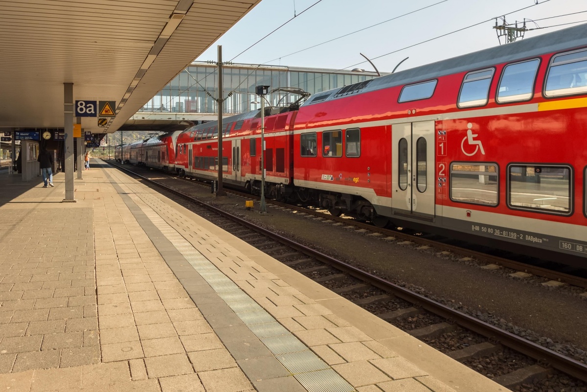 Aktualisiert: Brand sorgte für Zugausfälle bei Köln: Bahnen aus dem Westerwald waren betroffen