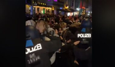 Polizeieinsatz bei einer Demonstration am Frauentag in Berlin, 8.3.25, Ohlauer/Ecke Wiener Straße in Berlin Kreuzberg. (Quelle: Instagram/unpublished.de)