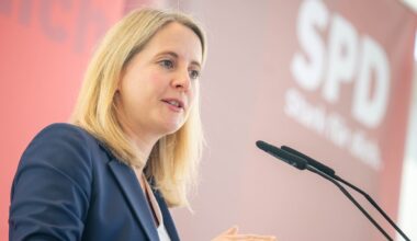 Verena Hubertz: „Sehr ambitioniertes Ziel“ – Bauministerin will Baukosten halbieren