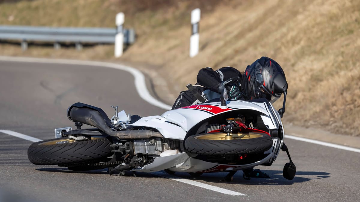 17-Jähriger verliert Kontrolle über Motorrad – schwer verletzt