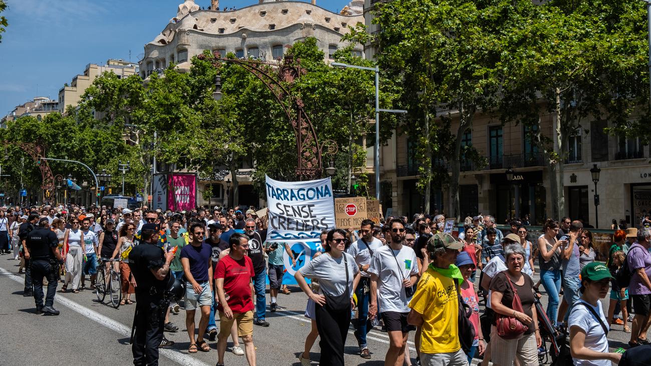Spanien: Tausende Spanier protestieren gegen Folgen von Massentourismus