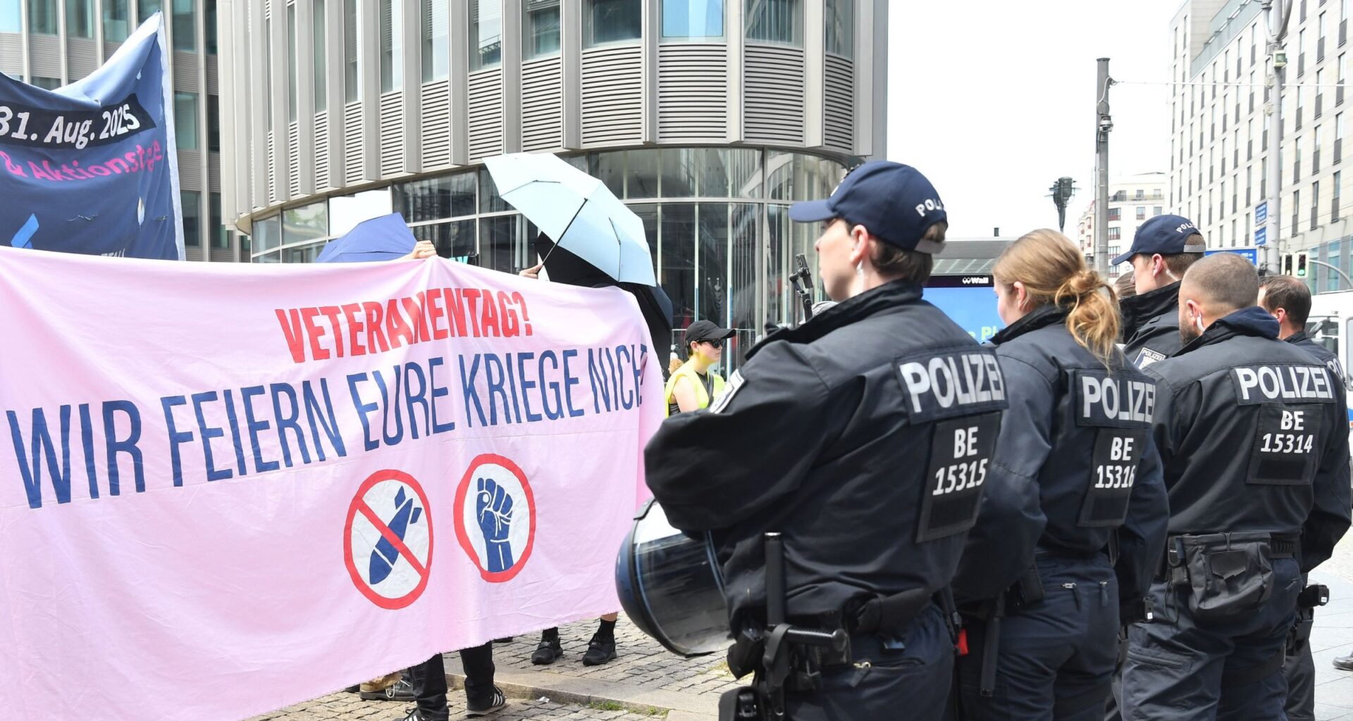Veteranentag – Proteste gegen Bundeswehr-Partys
