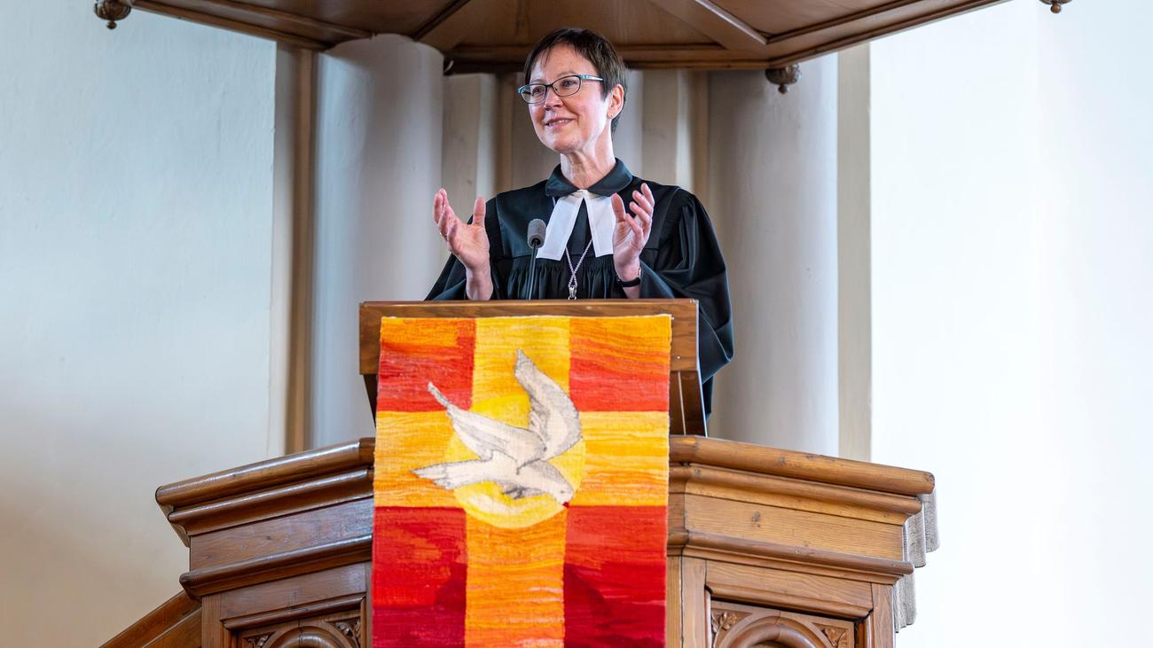 Westfälische Landeskirche: Neue Präses in Bielefeld in Amt eingeführt