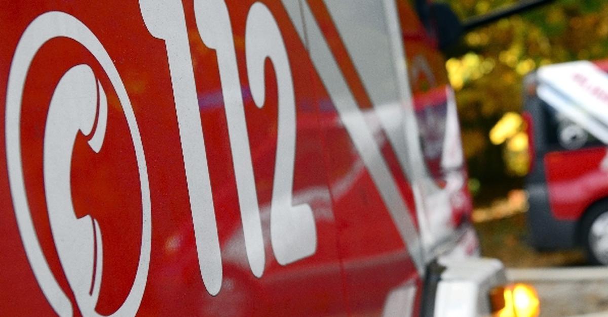 Brand in Mehrfamilienhaus: Bewohnerin rettet Nachbarn