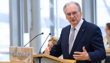 AfD: Reiner Haseloff würde bei AfD-Sieg Umzug erwägen