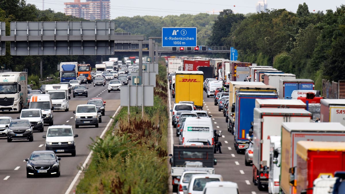 Lange Staus rund um Köln erwartet