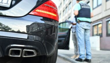Polizei stoppt Raser und E-Scooter-Fahrer bei Großkontrolle