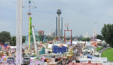 Erstes Karussell vier Wochen vor Start fertig