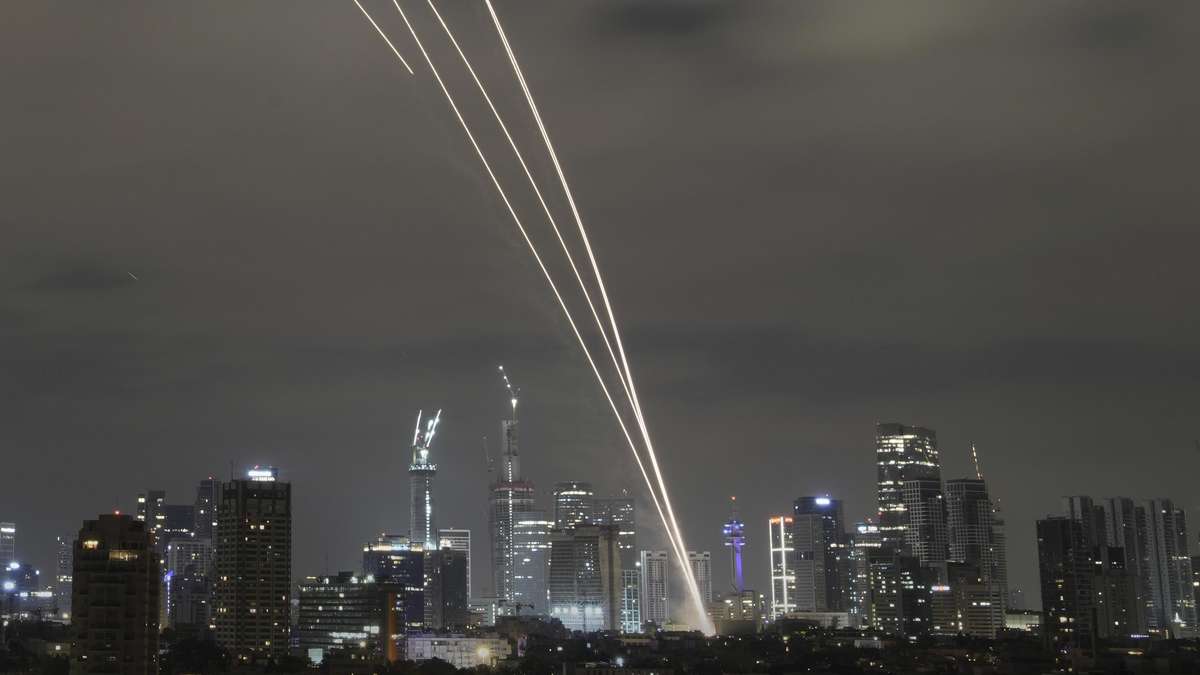 Hyperschallraketen aus Iran treffen Israel: Eskalation im Nahen Osten?