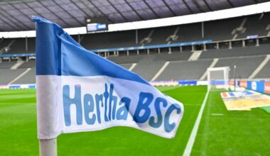 Eine Eckfahne im Olympiastadion (imago images/Zink)