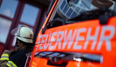 Seniorin gerettet: Brand in Wohnung in Köln - Feuerwehr rettet Seniorin